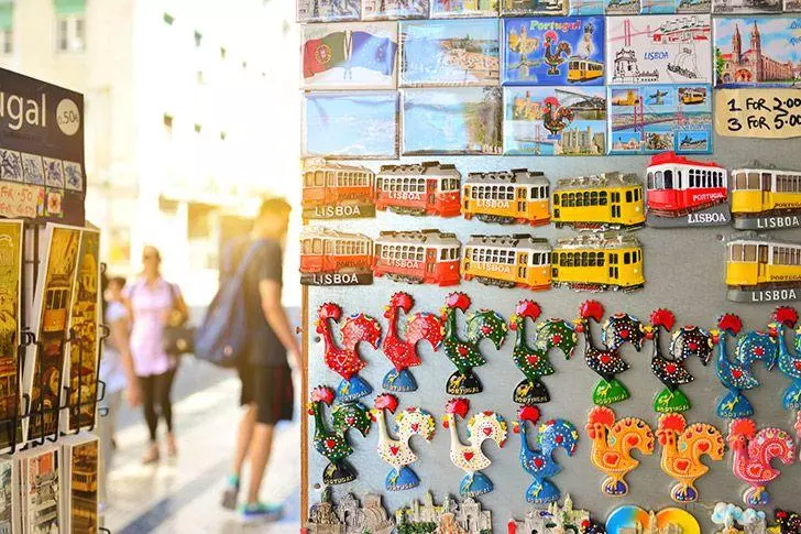 fridge-magnets-souvenirs