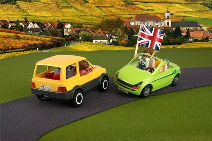 Tourists driving on the wrong side of the road